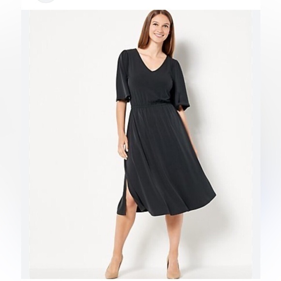 Girls with Curves Dresses & Skirts - Girl with Curved Black Flutter sleeve Midi Dreamy Dress in size XLP